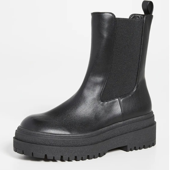 Good American Shoes - New!! Good American Chelsea Lug Sole Pull On Boots Black, Read Update!